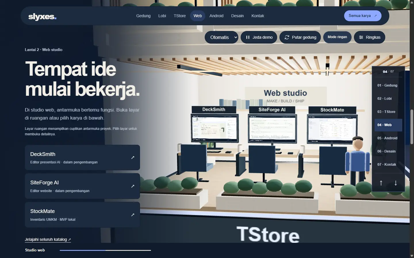 Screenshot ruang Web Studio Slyxes dengan monitor proyek dan panel navigasi lift.